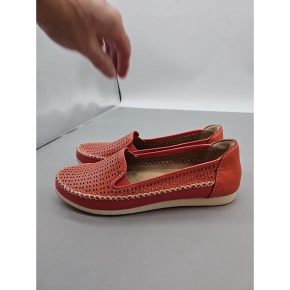 New EARTH ORIGINS Lark Lizzy Red Leather Cutouts Flat Comfort Shoes Size 9M - Picture 2 of 7